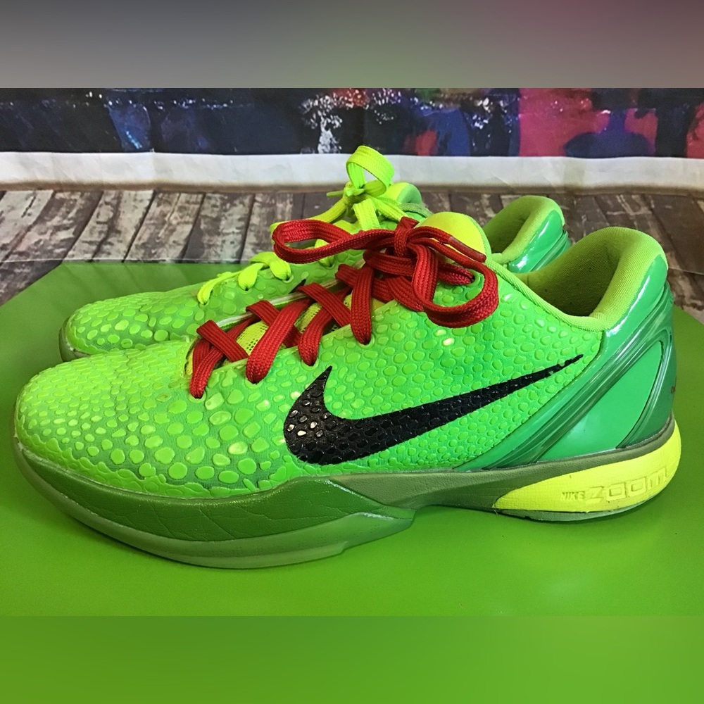 Nike Kobe 6 Grinch size 9.5 well worn soles
